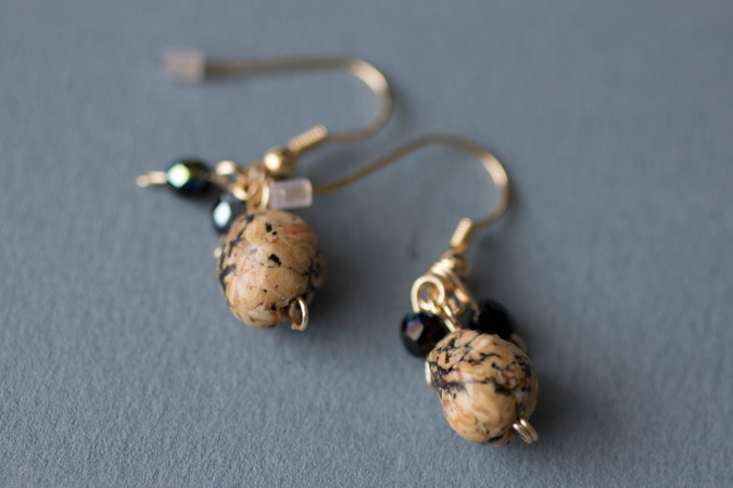 Boucles d'oreilles Petits cailloux - version beige