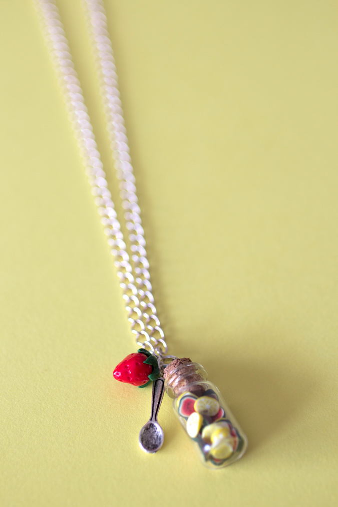 Pendentif Fiole de fruits frais